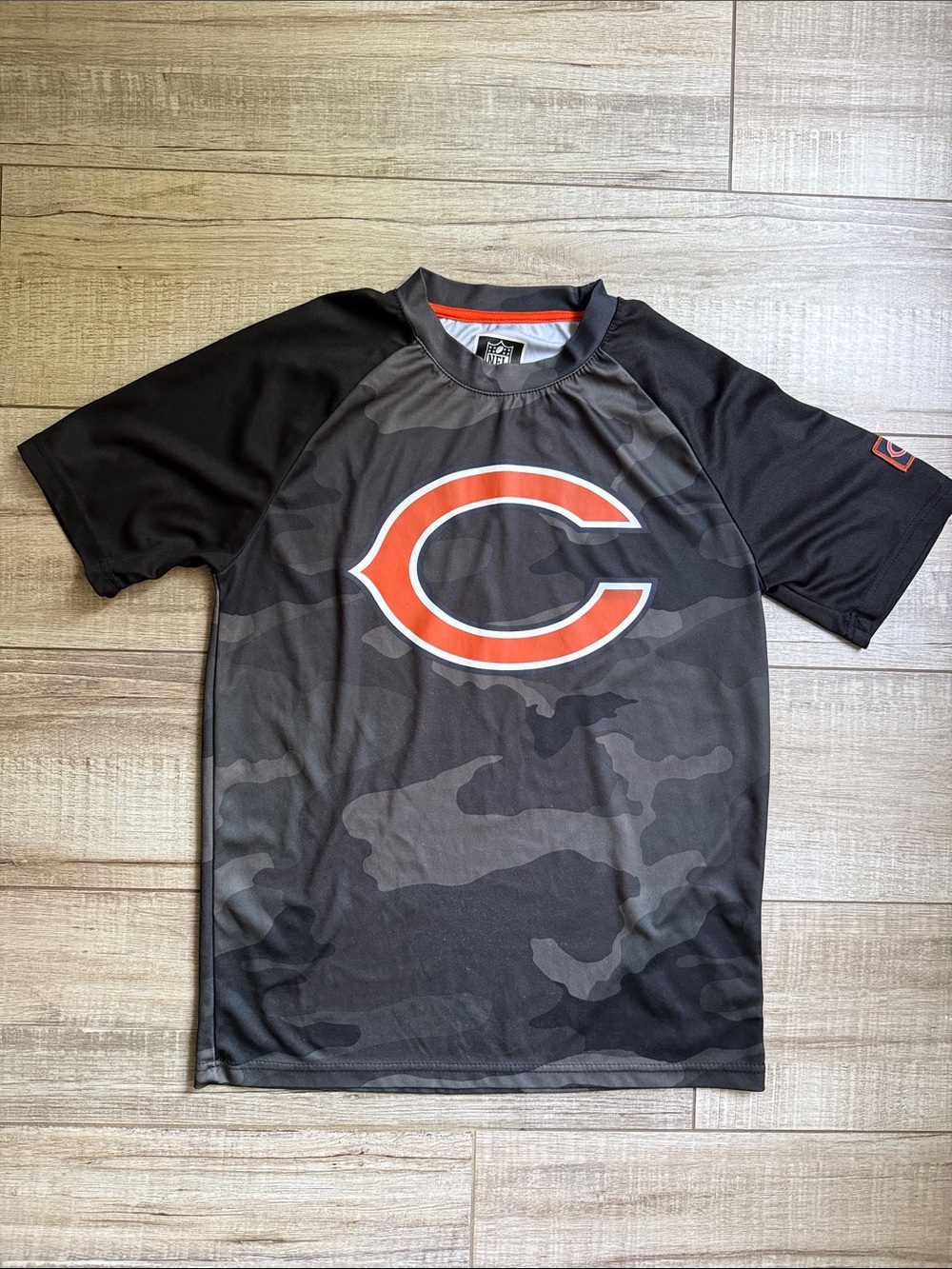 NFL Team Apparel Chicago Bears Camo Graphic Tee Short Sleeve Shirt Youth S